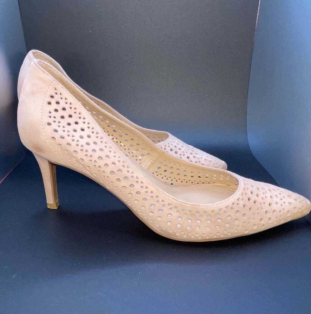 Alfani Step 'N Flex Perforated Pointed Toe Pumps Nude Size 6.5M